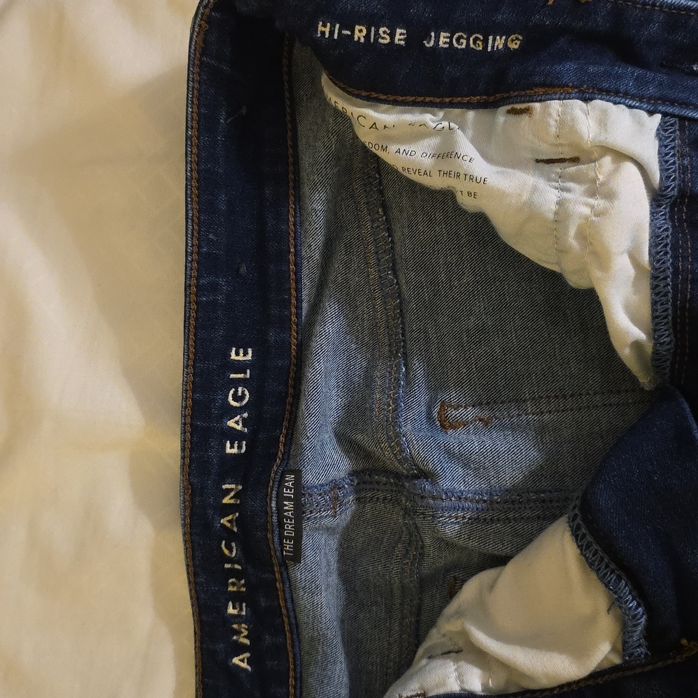 New American Eagle Outfitters High Rise Skinny Jeans with Distressed Details - Picture 2 of 4
